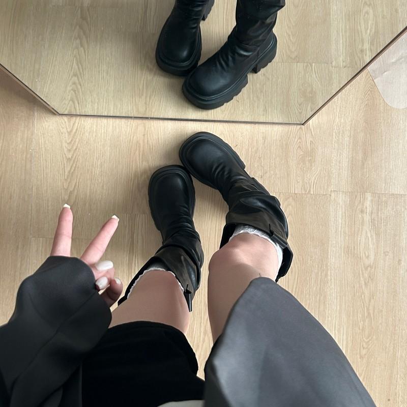 Small man Tiancai! Knight boots are popular this year, tall but knee-high black thick heel stacked boots, thin boots