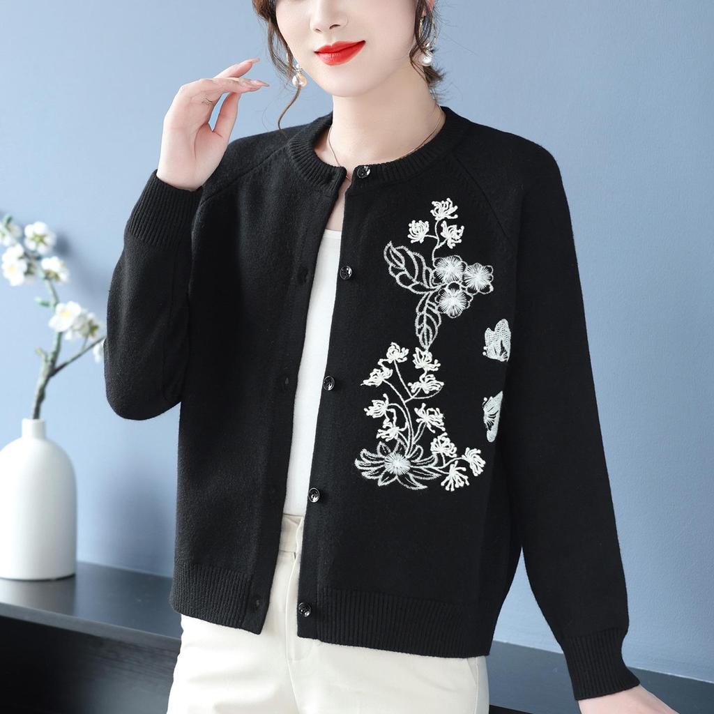 2025 Plus Size Loose Fit Jacquard Knit Cardigan for Women - Spring & Autumn