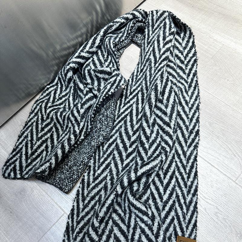 

Autumn and winter new modern casual style minimalist thickened lengthened scarf retro warm versatile scarf чорний