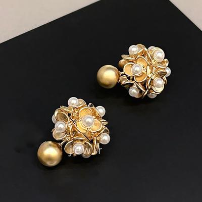 Vintage Pearl Flower Earrings for Women Luxury Temperament Ear Studs Female Gold Color Stud Earring 2024 Fashion Zircon Wedding