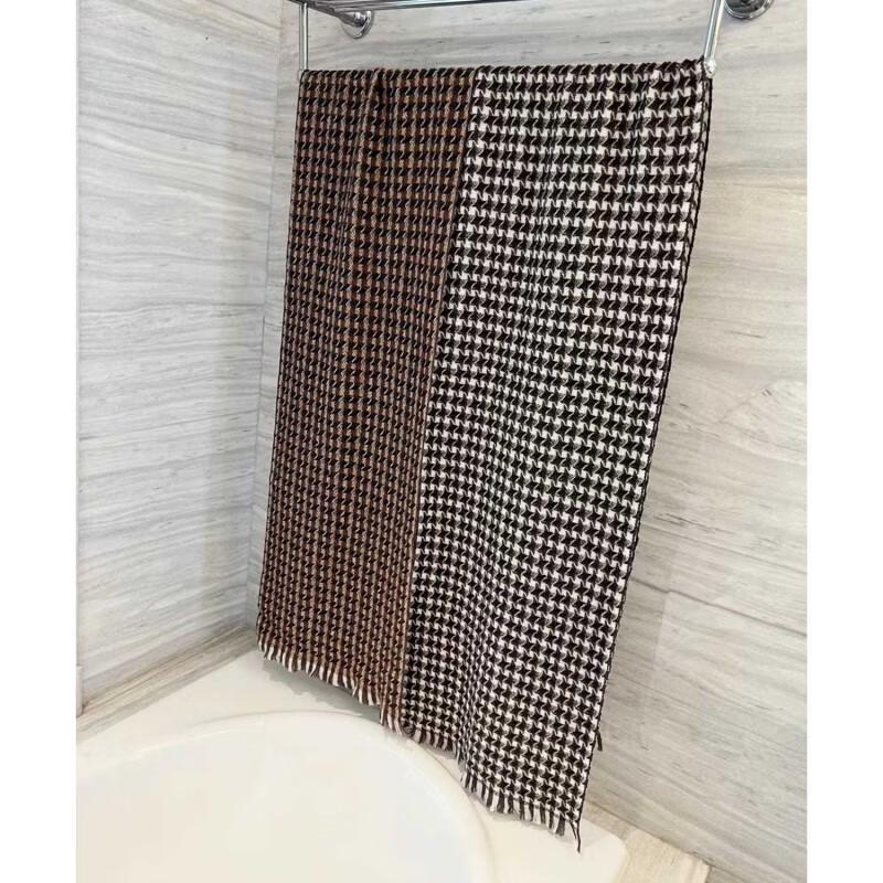 NINA SOLOR Cashmere Houndstooth Scarf