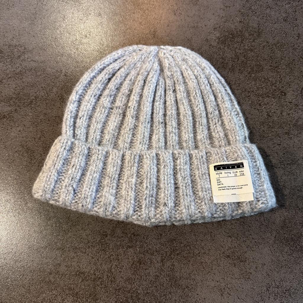 Patch Fashion Letter Knit Beanie Women Accessory For Winter Warmth And Comfort