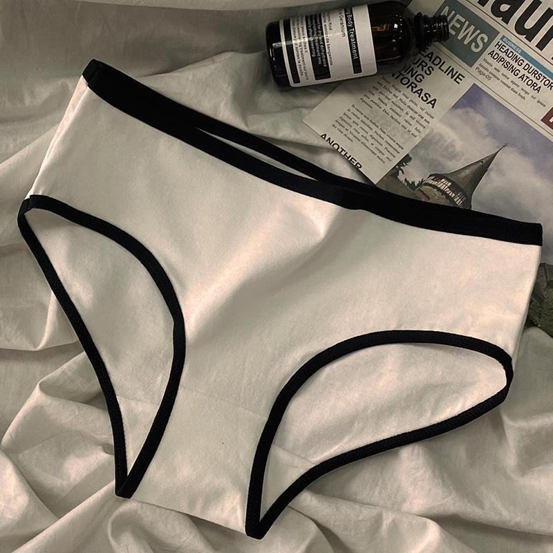 Women's Seamless Mid-Waist Hip-Lifting Cotton Panties - Summer, Sexy Japanese Style, Pure Cotton Crotch, Thin Triangle Design.