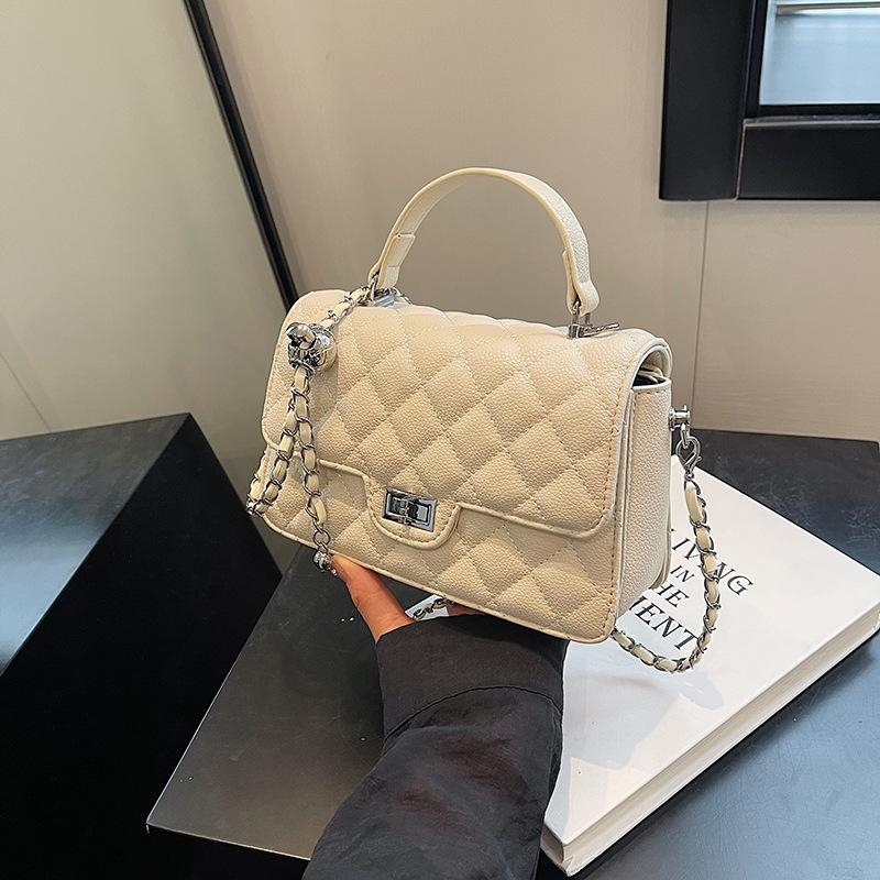 

Xiaoxiangfeng diamond chain small square bag women s bag new versatile shoulder messenger bag simple portable underarm bag