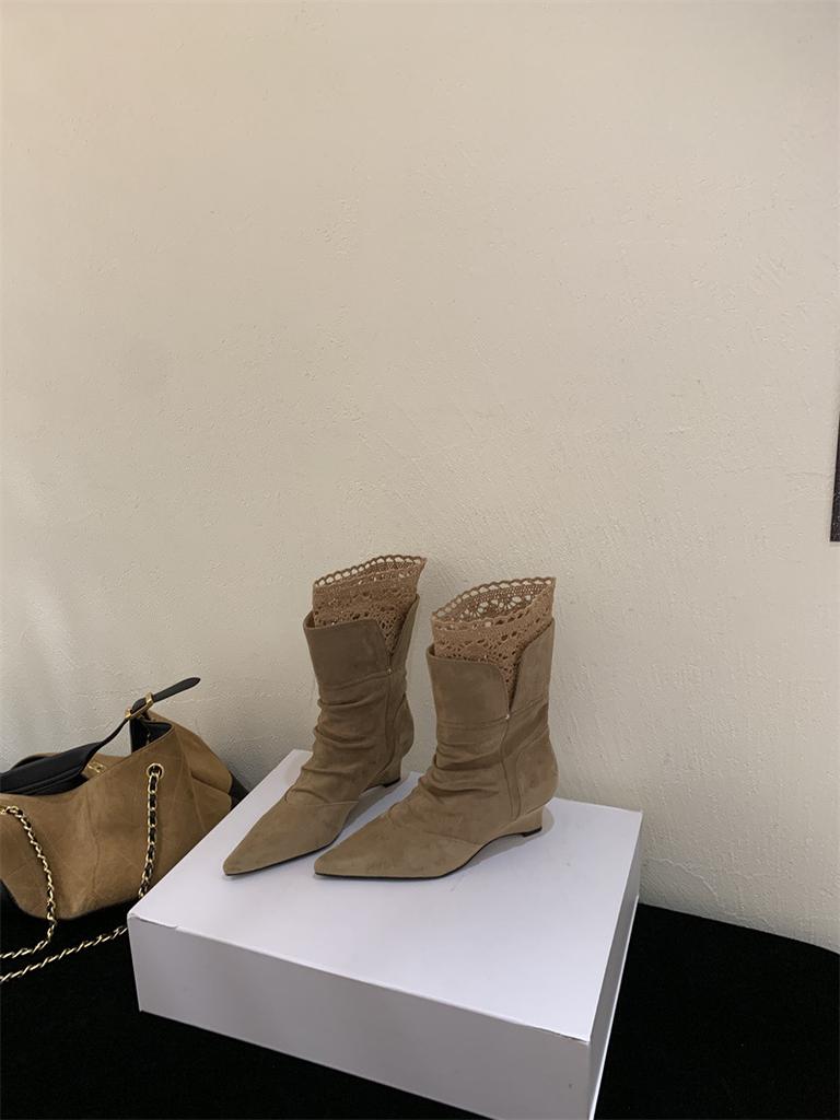 French retro suede thick heel short tube thin boots women's 2025 autumn and winter new fashionable versatile pleated stacked short boots