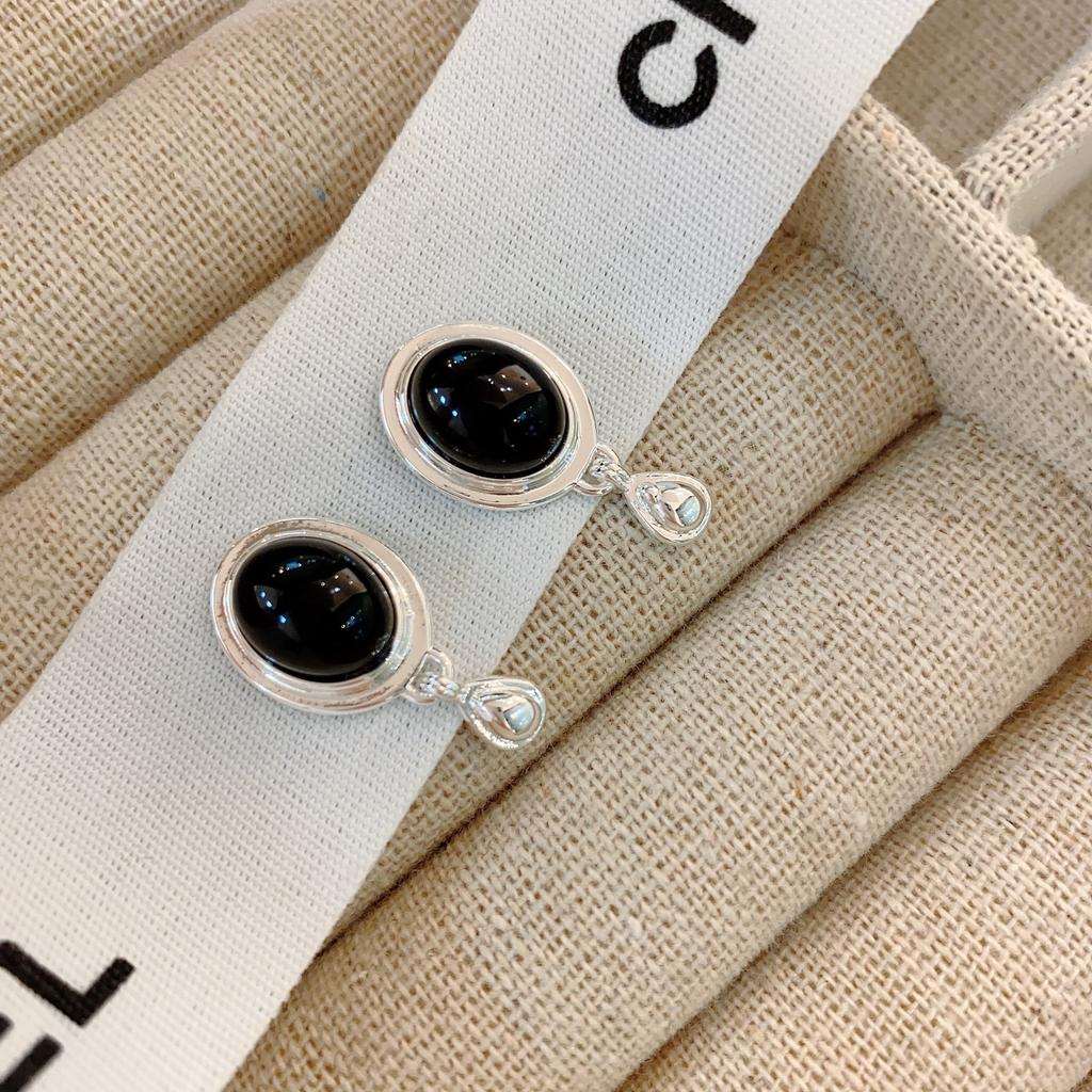 French Retro Natural Stone Oval Water Drop Earrings Women'S Stud Earrings Design Four-Season Earrings