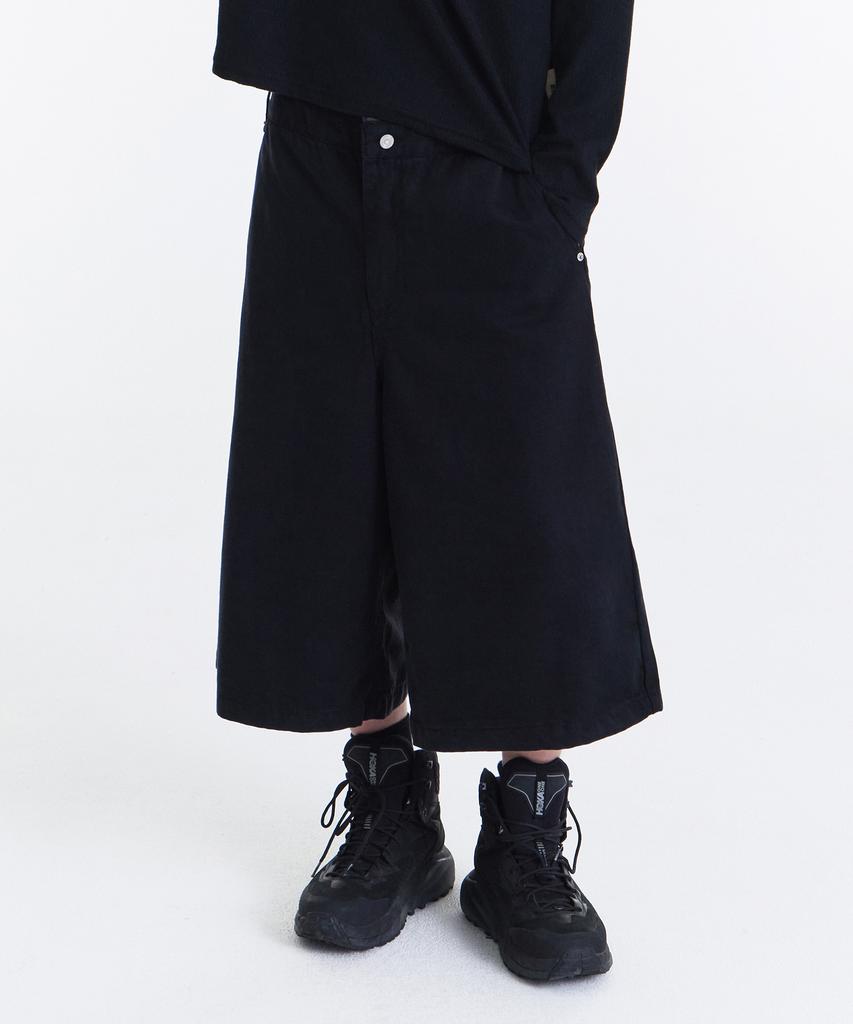 Gicheol Double Waist Bermuda Cotton Pants (Black)