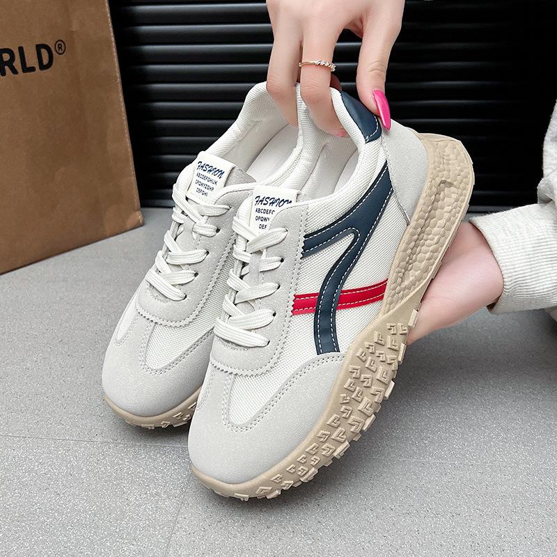 Neue Frühling- und Sommer-Mesh-Schuhe atmungsaktive lässige Sportschuhe Damen Laufschuhe leicht Forrest Gump Schuhe ins