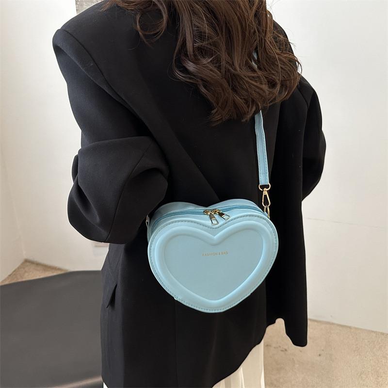 Trendy Pu Leather Heart Bag For Girls In Soft Colors Ideal For Everyday Fashion