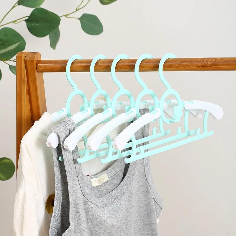 New Multifunctional Baby Clothes Hanger Cute Cartoon Design Expandable No Trace Drying Rack Household Appliques Polyester Materi