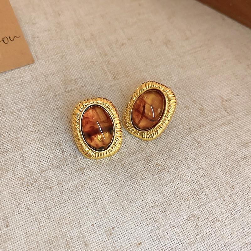 Vintage Maillard Coffee Silver Needle Earrings Fashion Versatile Niche Hong Kong Style Earrings Light Luxury Premium Autumn and Winter Earrings