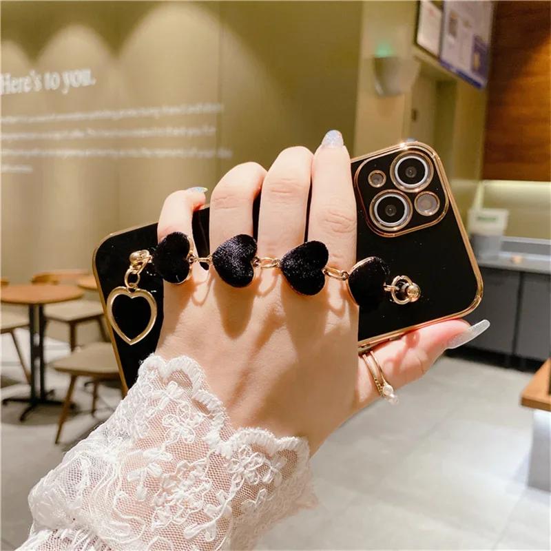 Love Heart Plyscharmbandsfodral för Realme C55 C53 C35 C33 C31 C30 C21 C21Y C20 C17 C15 11 10ProPlus Kedjeplätering Silikonskydd