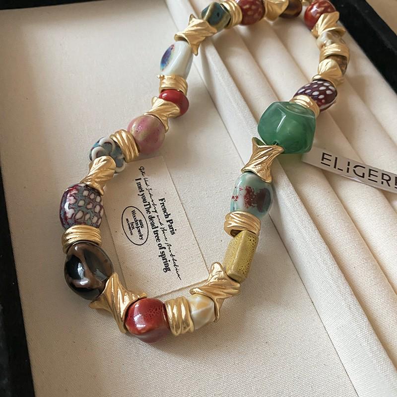 Turquoise Oval Beaded Necklace – Ethnic, Colorful, Retro Clavicle Chain for Women.