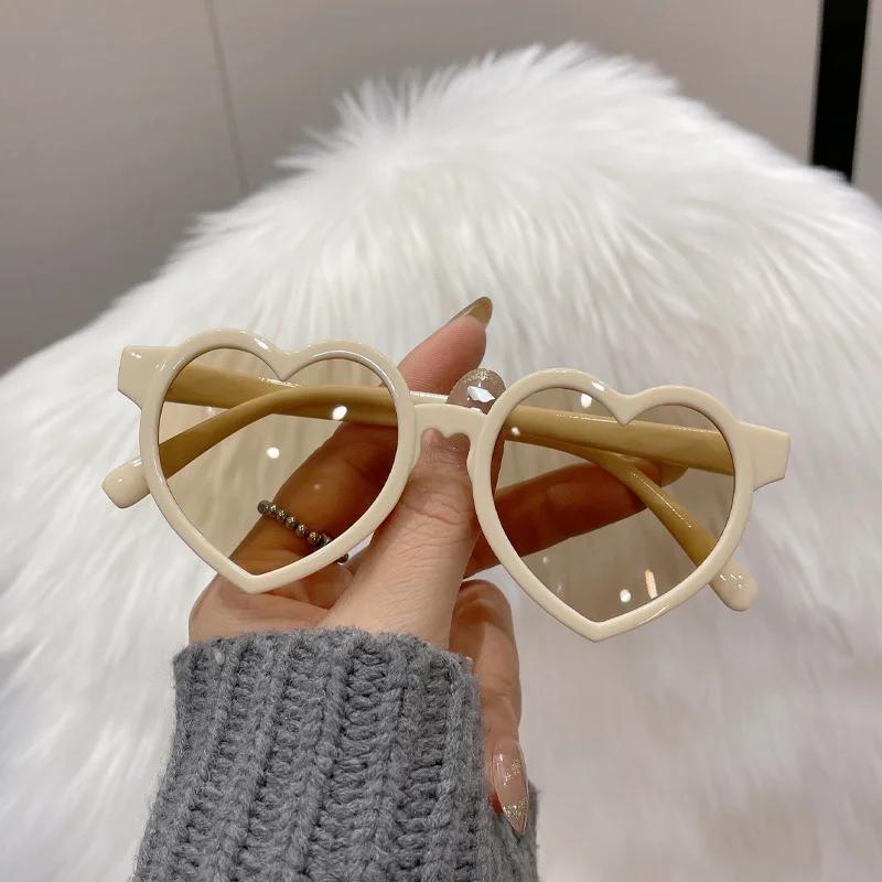 Children's Cute Heart-shaped Sunglasses Kids Retro Cute Pink Love Sun Glasses Frame Fashion New Girls Boys Baby UV400 Eyewear