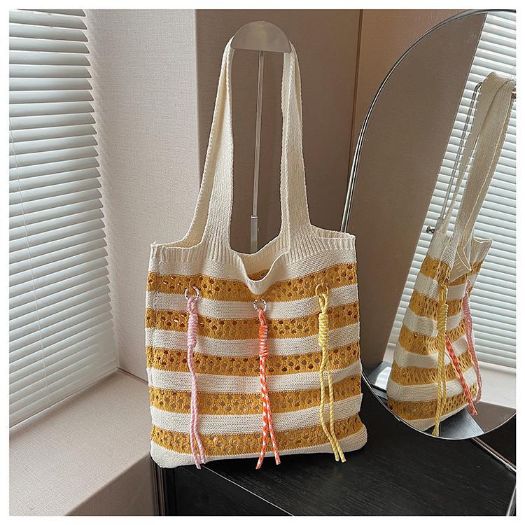 

Knitted woven bag women s large-capacity new summer versatile shoulder shopping bag high-end tote bag жовтий