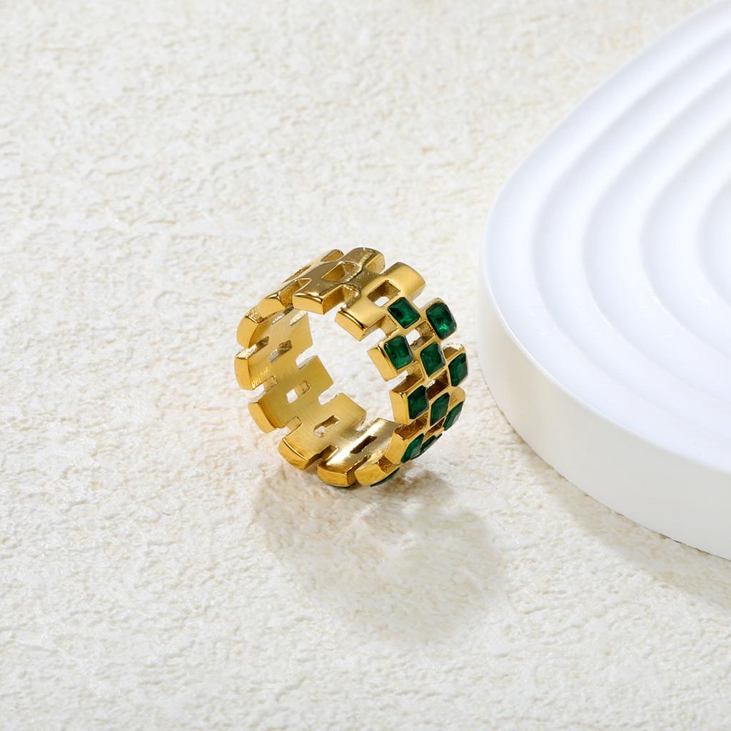Fashion Vintage Jewelry 18K Gold PVD Plated White Emerald Zircon Ring 316L Stainless Steel Rings Custom Women's Waterproof Rings