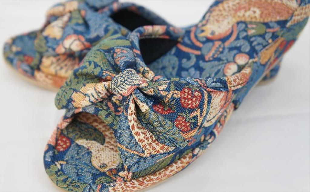 Jennifer Taylor Legs Room Ribbon Perfect for Beauty Salons and Nail William Morris Strawberry Thief "Beautiful Princess" Shoes, Large, Slippers,