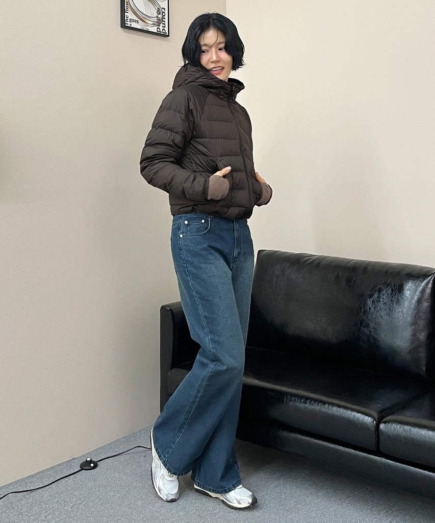 Keoseuteomeokeullagumeon Loose Fit Bootcut Denim Pants Black Cowpt002Black