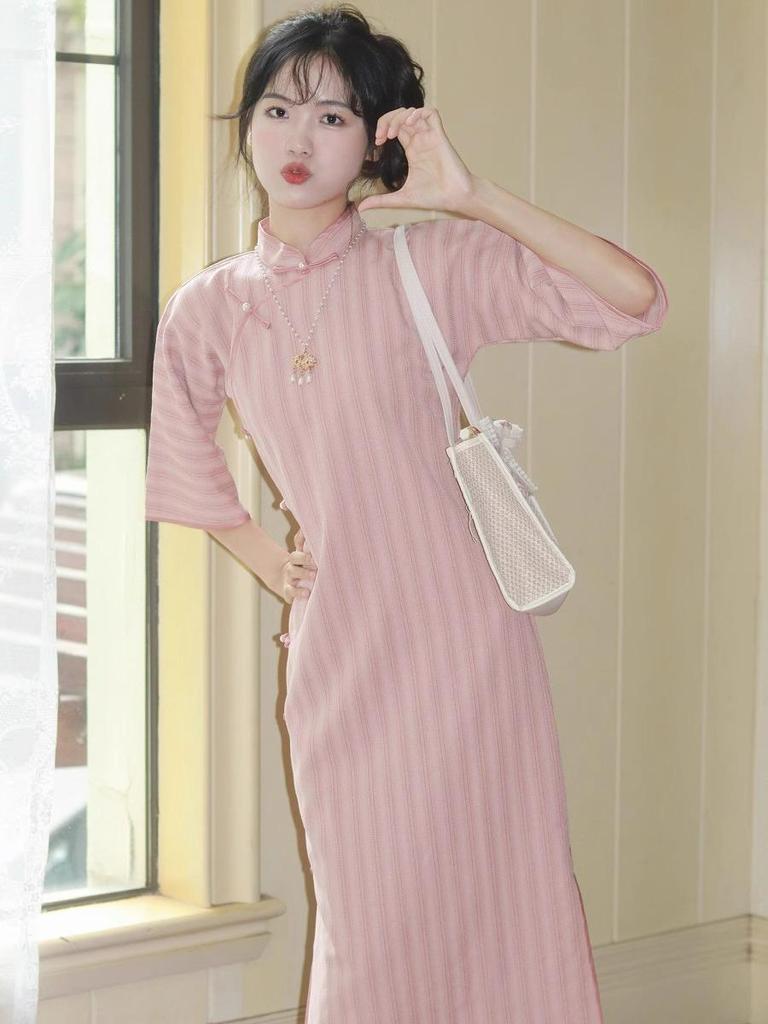 Retro-inspiriertes chinesisches Cheongsam mit weiten Ärmeln - Herbst-Schülerausgabe