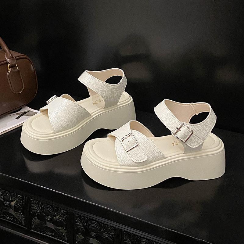 Platform sandals women's 2025 summer new Korean version fashion round head open-toed belt buckle casual beach Roman sandals