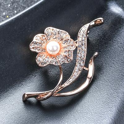 Broszka Kryształowa Pin Kwiatowy Motyl Perłowy Broszka Damska Wykwintny Zestaw Cyrkonii Perłowy Bukiet