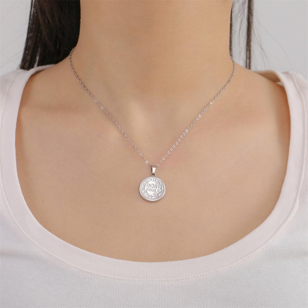 Double Sided Elizabeth Pendant Necklace Stainless Steel Charm Round Lettering Necklaces Women Girl Fashion Jewelry Gifts