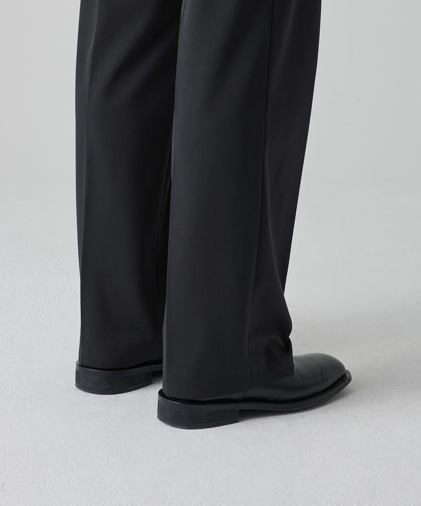 MUSINSA STANDARD Reverse Two-Tuck Semi-Balloon Hidden Banding Slacks [Dark Gray]