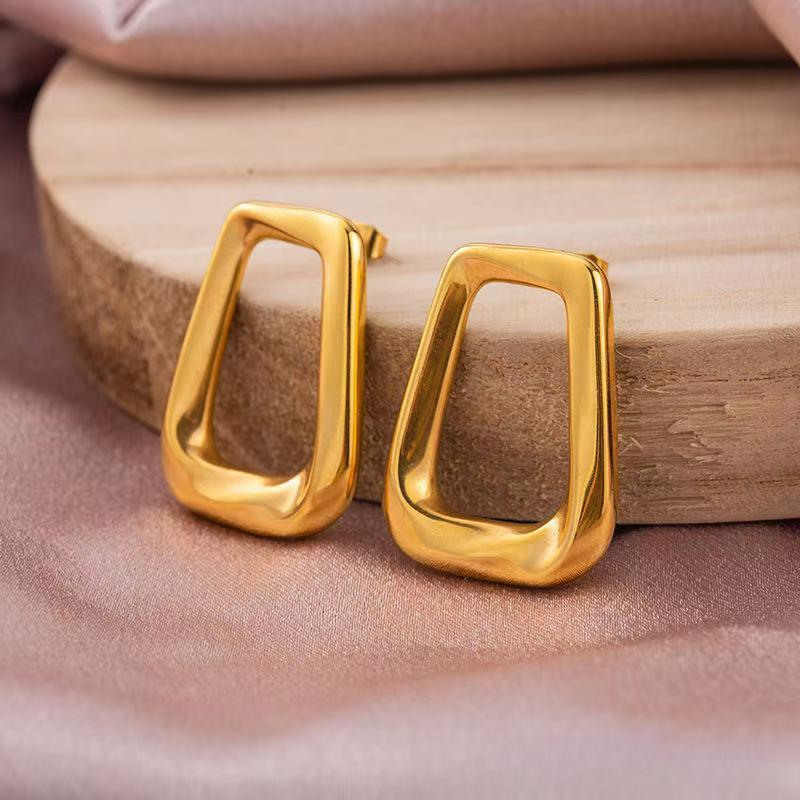 Niche Exquisite Plain Ring Earrings Light Luxury High-end Geometric Stud Earrings Simple Titanium Steel Temperament Earrings