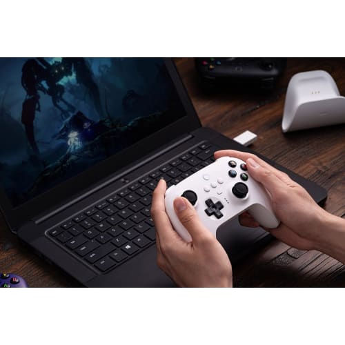 8BitDo Ultimate 2.4G juhtmeta kontroller, Hall Effecti juhtkangi värskendus, mängukontroller koos laadimisdokiga arvutile, Android, Steam Deck ja Apple (Valge)