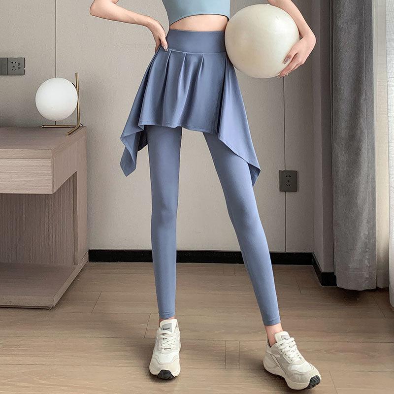 

Женский быстросохнущий спортивный комплект 2024: Спортивный бюстгальтер, Футболка, Юбка-шорты для бега, пешего туризма, бадминтона и йоги Large