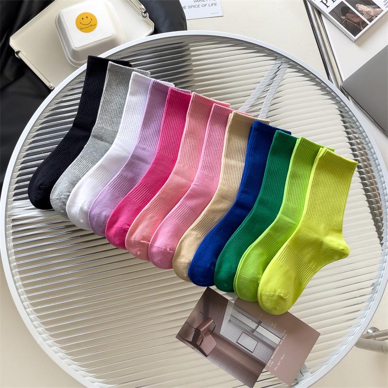 Unisex Mellomhøye Elastiske Sportssokker i Bomull - Komfortable, Fargerike, Allsidig Design