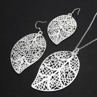 Silver-plated Necklace Set S925 Silver Earring Set Silver Jewelry Retro Leaf Necklace Earrings Fashion Two-piece Set