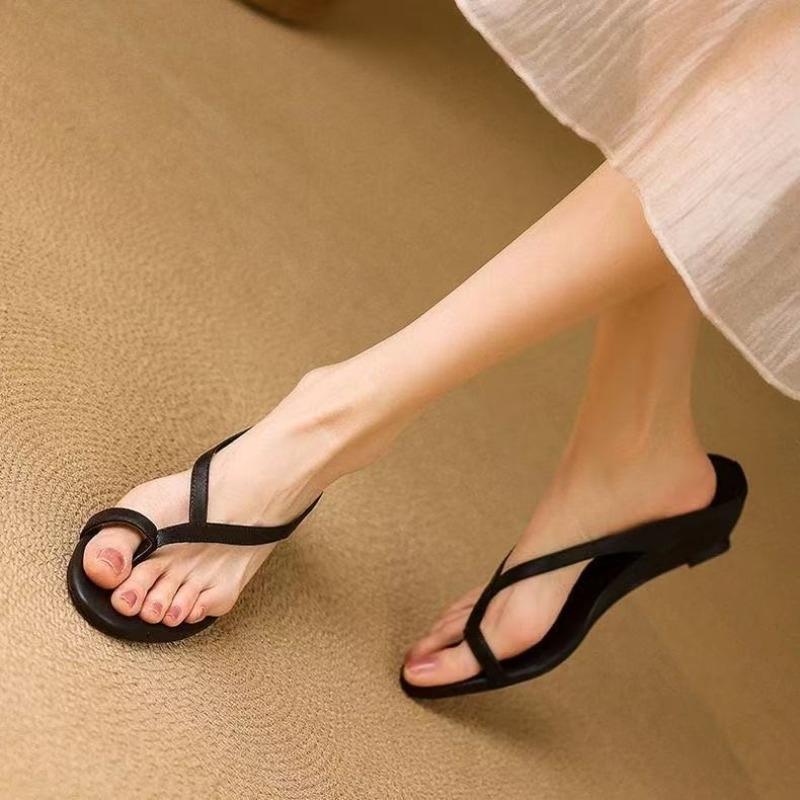 Fashion 2025 New Wedge Women's Slippers Clip Toe Fashion Shoes Luxury Design Women's Sandals Summer Retro Flops Sandalias De Mujer