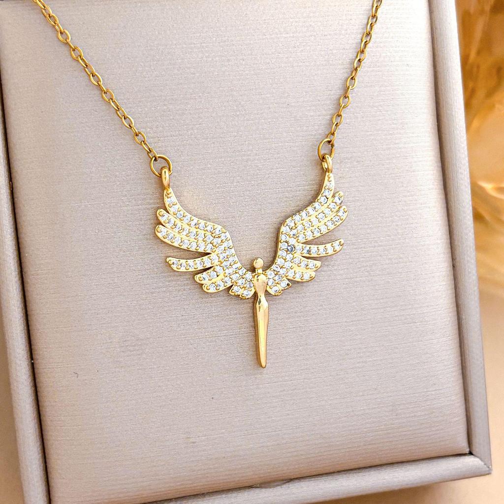 Gradient Diamond Feather Sword Pendant Necklace with Angel Wings Design