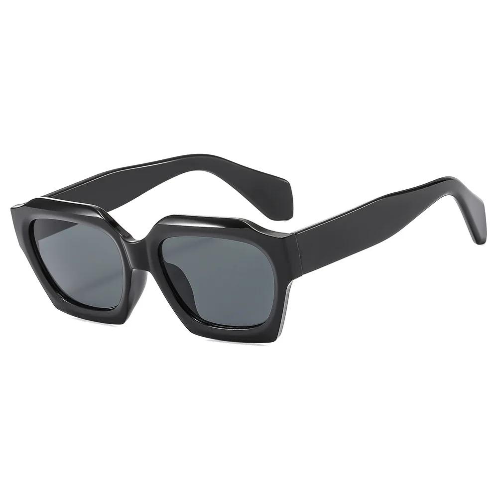 Fashion Latest Design Quadrate Sun shades Men Women Small Rectangle Sun Eyewear Ladies Classic For driving Shades Eyewear UV400 Eyewear 1PC