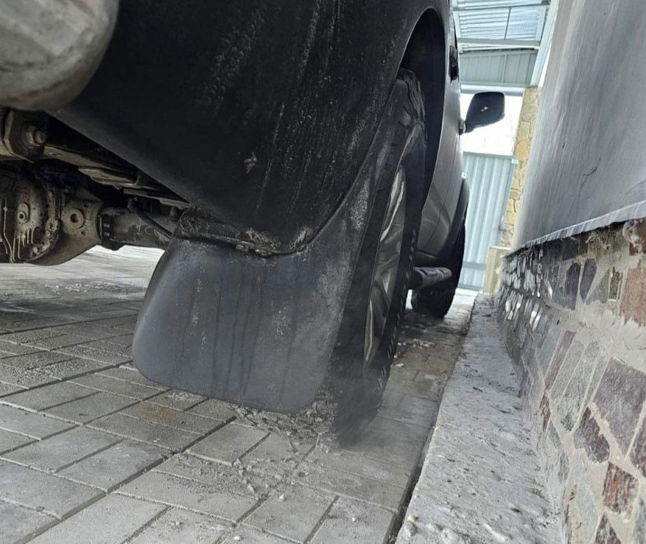 Hintere Kotflügel (2 Stk.) für Nissan Navara 2006-2015