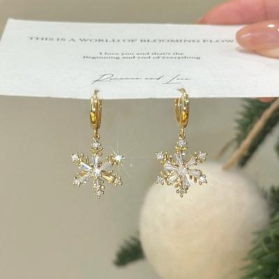 Exquisite Colorful Zircon Pearl Snowflake Earrings for Women Korean Fashion Snowflake Earring New Year Jewelry Gift