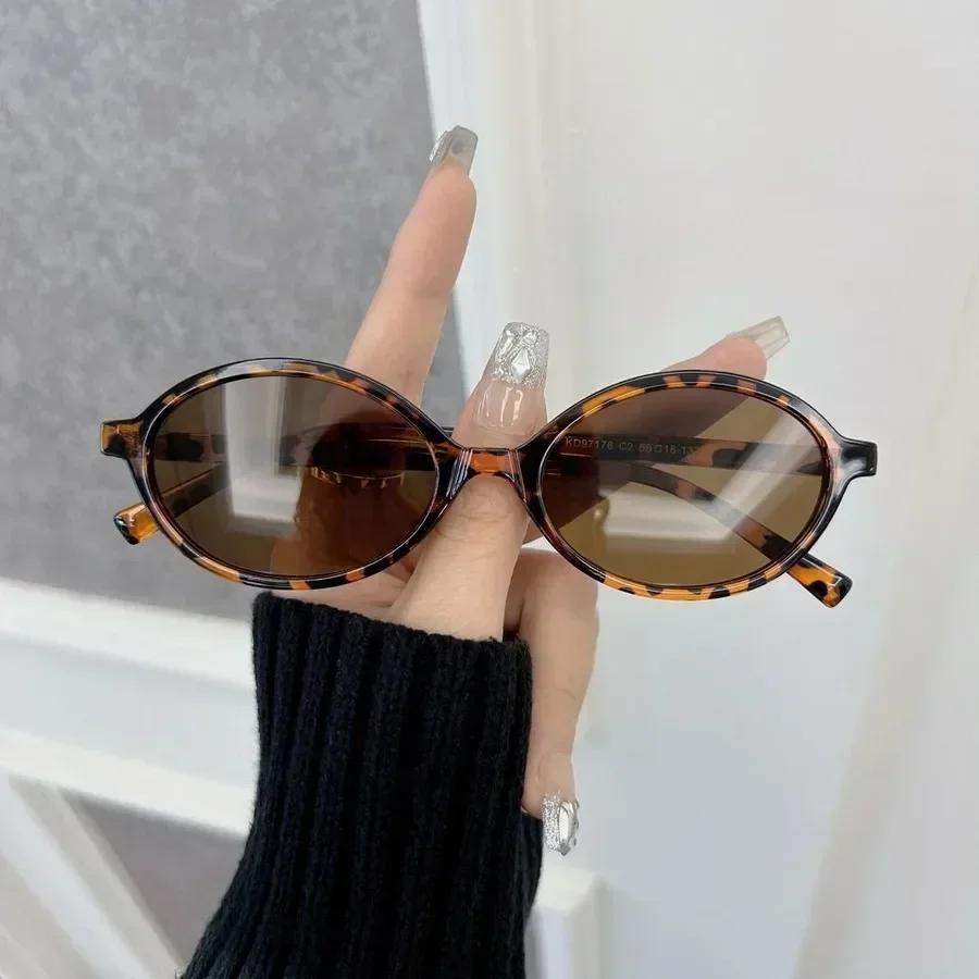 Fashion Sunglasses Women Men Square Plastic Vintage Stylish Oversized Ladies Sun Glasses Retro Vacation
