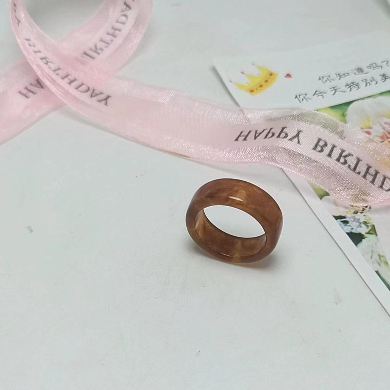 Sada prstenů z pryskyřice a acetátu v mixu barev, kulatý a čtvercový, pro ženy