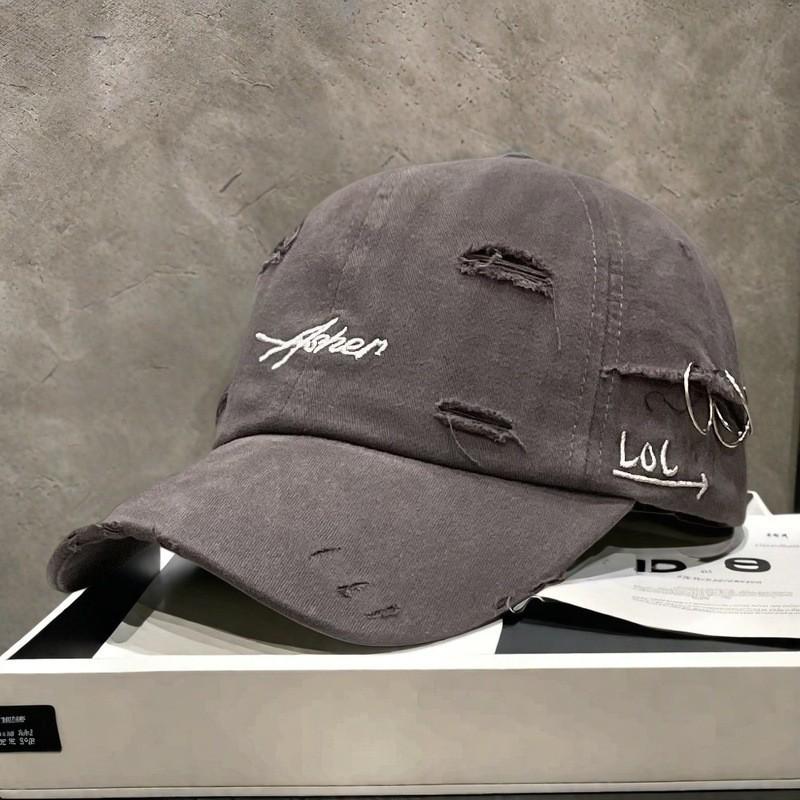 Korean Retro American-Style Lettered Baseball Cap - Ripped Design for a Slimmer Look, Men's High-End Flat Cap