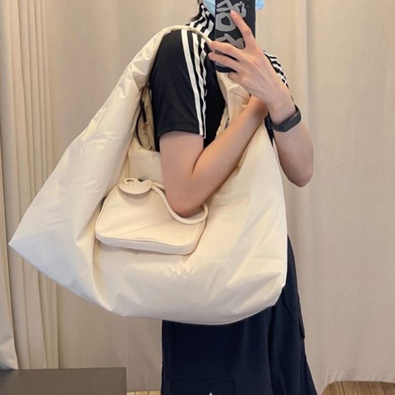 Adidas Originals Trefoil Recycled Polyester Cloud Bag, Handbag, Shoulder Bag Regular Women's Wonder White IX5257