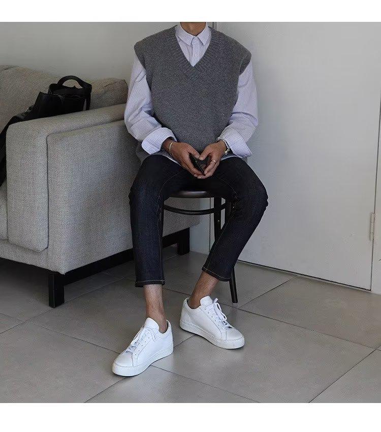 Korean Style V-Neck Sleeveless Cardigan - Men's Knitted Sweater Vest for Spring & Autumn In Solid Colors