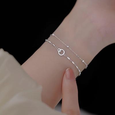 Doppelschichtiger gestapelter ineinandergreifender Armreif Leichter Luxus Hochwertiges Design Damen Nischenmode Personalisierter Schmuck