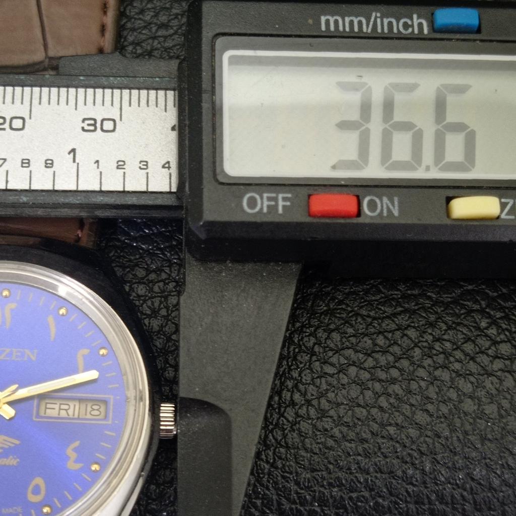 Citizen AUTOMATIC 8200 JAPAN MENS VINTAGE ARABIC BLUE COLOR DIAL WATCH A702765-1 R210-a702765