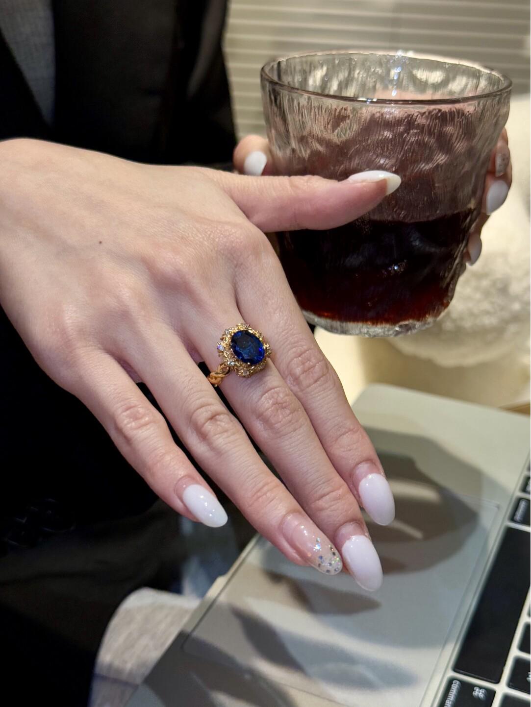 

Misty Rain Brilliant Flower Pattern Pigeon Egg Ring - Luxurious Index Finger Accessory Adjustable Open