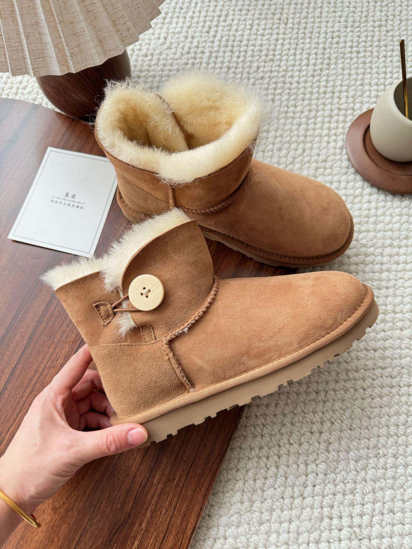 Sangpo Women s Leather & Fur Snow Boots - Wooden Buckle, Wool Lined, Flat Bottom, Winter 2024 38