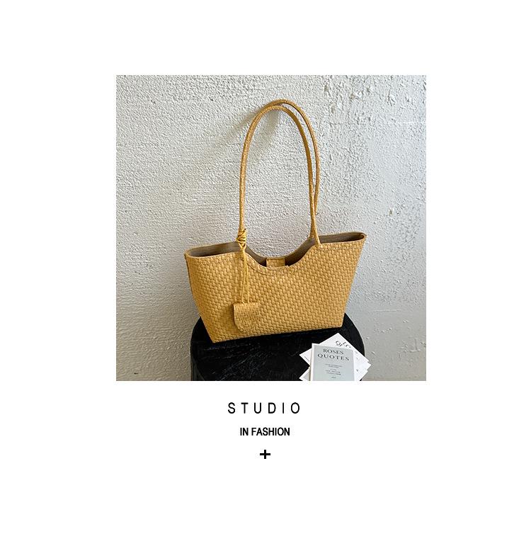 Chic Woven Tote Bag - Stylish, Large-Capacity Shoulder Bag for Casual Daily Commutes