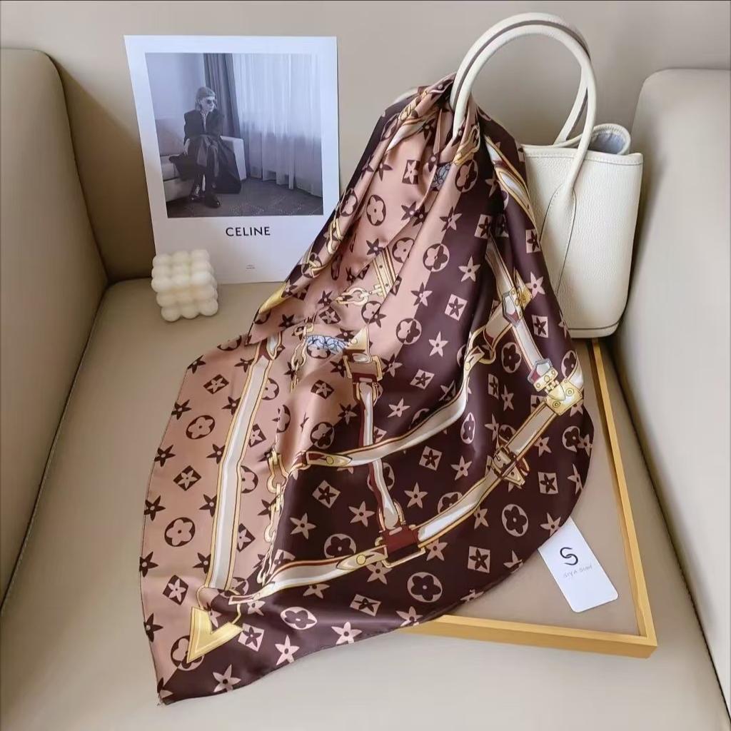 Eleganti Foulard di Seta da Donna Con Centinaia di Camicie, Assistenti di Volo, Decorazione Professionale, Protezione del Collo, Foulard, 70 Foulard Quadrati Piccoli.