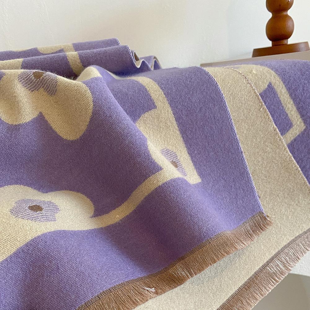 Elegant Jacquard Scarf for Women - Soft Imitation Fleece, Warm Fringe Shawl , Lightweight Autumn Winter Blanket Wrap for Casual Outings