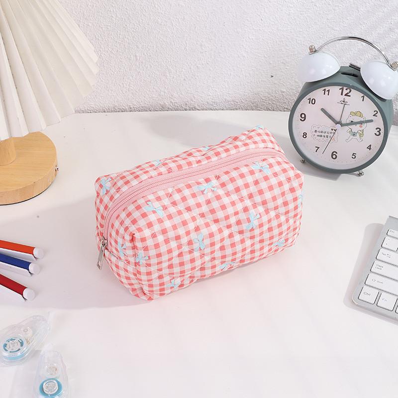 Bear Shape Pencil Case With Large Capacity And Polyester Material For Girls And Students